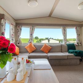 Hillside Splash Retreat -No Commercial Sign written Vehicles,Fishing Nearby & Communal Swimming Pool ,Pool open May to September