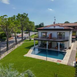 Gardaliva by the lake in Manerba del Garda