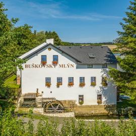 Buškovský mlýn 1580, מלון בDolní Bousov