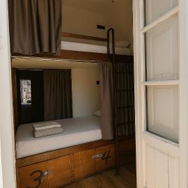 Black Swan Hostel Sevilla, hotel u Sevilli