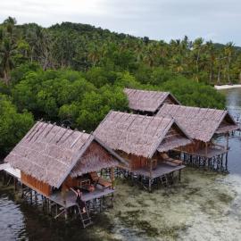 Mares Homestay-Raja Ampat, hotel u gradu Fam