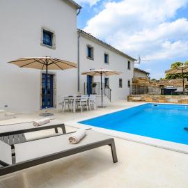 Casa Belinda in Klarići - Haus für 4 Personen, хотел в Oprtalj