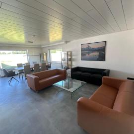 Ferienhaus Hof Schöneck in sehr ruhiger Alleinlage, hotelli kohteessa Gondershausen