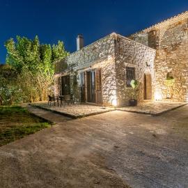 Platanus Inn Villa by "elite"、Vanátonのホテル