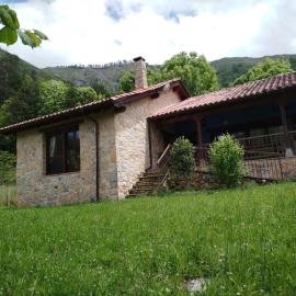 Casa Trasgu de Tornín-Cangas de Onís- Enjoy life in Asturias