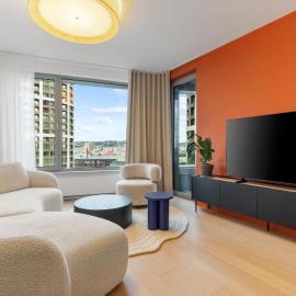 SkyPark 1-Bedroom Apartment on Floor 11 with Park View and Parking by SkyViews, Hotel in Nivy