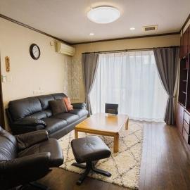一棟貸切最大11名仲間と家族と恋人と心ゆくまで楽しむプライベートステイパーティーにも – hotel w mieście Kakamigahara