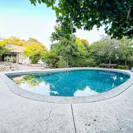 Relaxed and Cozy Poolside Studio - LOU2 - BUR โรงแรมในเบอร์แบงก์
