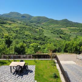 Bujtina Oda Qosja Guest house, Hotel in Elbasan