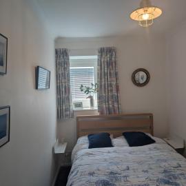 Cosy room 10 min from beach