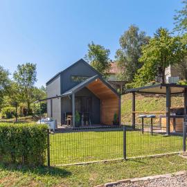 Black Emerald - Vrdnik, hotel in Vrdnik