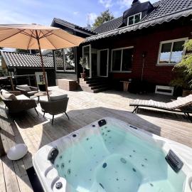 Stylish Villa, Terrace & Garden