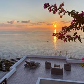 Eolian Villa Mare - Floating over the sea, hotel in San Salvatore