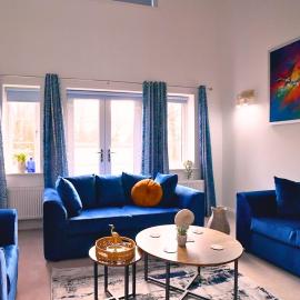 Stylish Kennedy Getaway - 5BR Home for 9 with WiFi & Parking