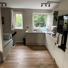 Warren Hey - Lovely 1 bedroom property with garden, ξενοδοχείο σε Wilmslow