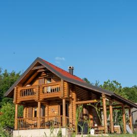 Holiday home Nola, hotelli kohteessa Fužine