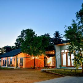 Arcadiaa Hotel, Hotel in Anaulundawa
