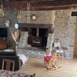 Maison de campagne au cœur d'un village