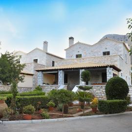 Thalori Retreat Areopoli, хотел в Ареополис