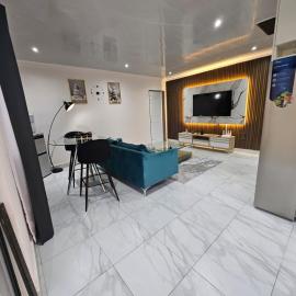 luxurious one bedroom apartment, Hotel in Kempton Park