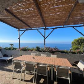 Luxury Sea View Villa La Birbirella, hotel u gradu Konka dei Marini