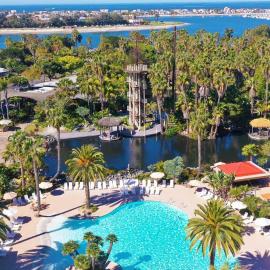 Paradise Point Resort & Spa: San Diego'da bir otel