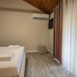 Fraj Holiday Homes Pogradec, hotel in Buçimas