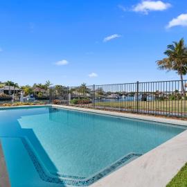 Seanna Blue: Relax & Indulge on the Canal, hotel in Banksia Beach