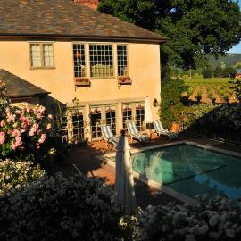 Vineyard Country Inn โรงแรมในเซนต์เฮเลนา