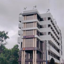 Hotel Comfort Inn Shikrapur, hotel en Shikrapur
