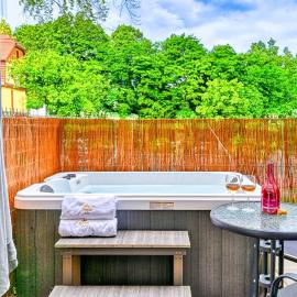 Apartament z prywatnym jacuzzi przy deptaku by Royal Aparts Holiday Mountain Residence