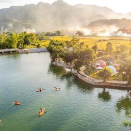 Deluxe Glamping in Mai Chau Lodge – hotel w mieście Mai Châu