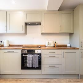 Lansdown House Long Stays Free parking and Wi-Fi