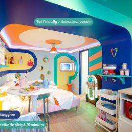 Retro Candy Lounge, avec terrasse et parking