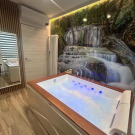 Lakes and Mountains Magic Holiday House, готель у місті Оменья