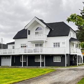 Nordic Villa Retreat、オーレスンのホテル