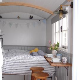 Apple Tree Shepherd's Huts - Blackberry Hut