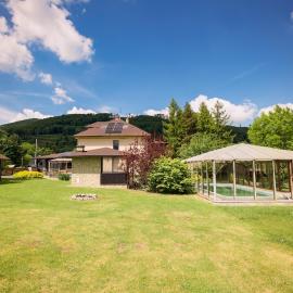 Chata pod Radhoštěm, hotel a Trojanovice