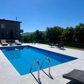 Къща за гости Галанти Guest house Galanti, hotell i Bozhurka
