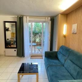 Studio avec extérieur, hotell i Créteil