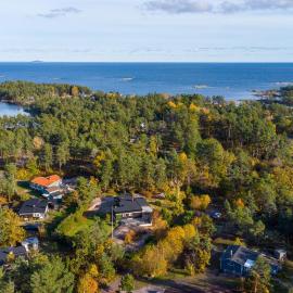 Schönes Großes Haus Oskarshamn، فندق في أوسكارسهامن