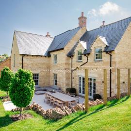 Willowbrook House- Luxurious Countryside retreat set in an idyllic & desirable location, close to Soho Farmhouse, Chipping Norton and lots of Cotswold attractions - Families and Dogs welcome