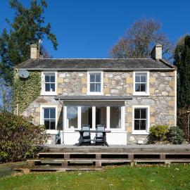 GLEDFIELD HIGHLAND ESTATE Cottages、Lower Gledfieldのホテル