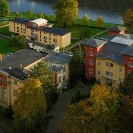 Parkhotel Bad Schandau - direkt an der Elbe: Bad Schandau şehrinde bir otel