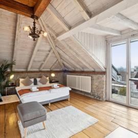 The R Loft - Cosy Hostel, Communal Bathroom and Kitchen, hotell i Olten