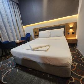 Melody Queen Hotel by AURA