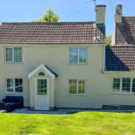 Commonwealth Cottage, hotel in Iron Acton