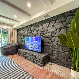 6BR Pool Escape for Friends and Family - LOU1 - BUR โรงแรมในเบอร์แบงก์
