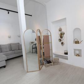 Castello White House, hotel u gradu Ngadipuro