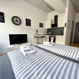 Goldstadt Moto Loft - Urban Studio am Schlössle, hotelli kohteessa Pforzheim